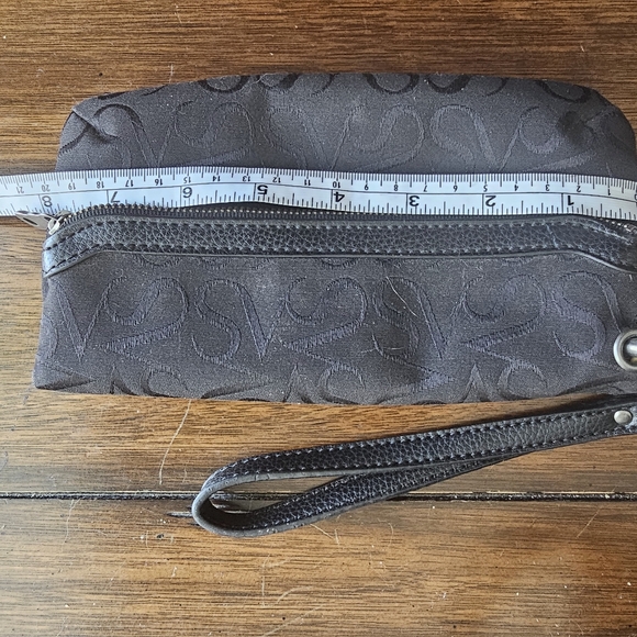 Black Simply Vera signature monogram magnetic closure fold clutch wristlet purse - Picture 7 of 12